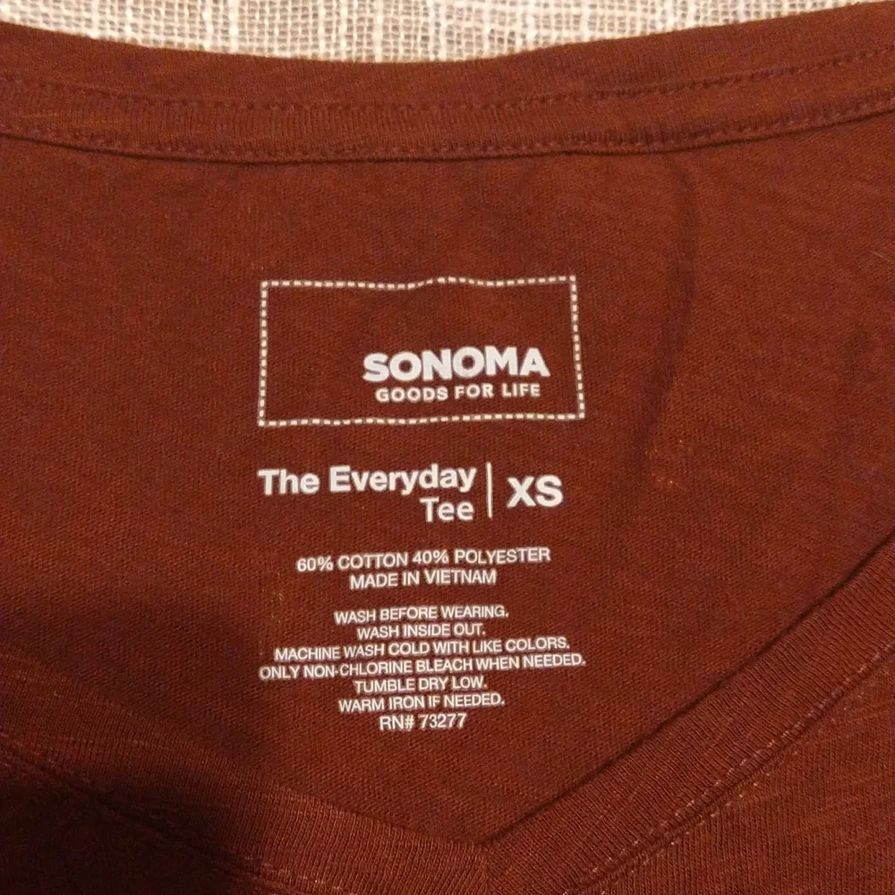 Sonoma Tshirt - Picture 2 of 2